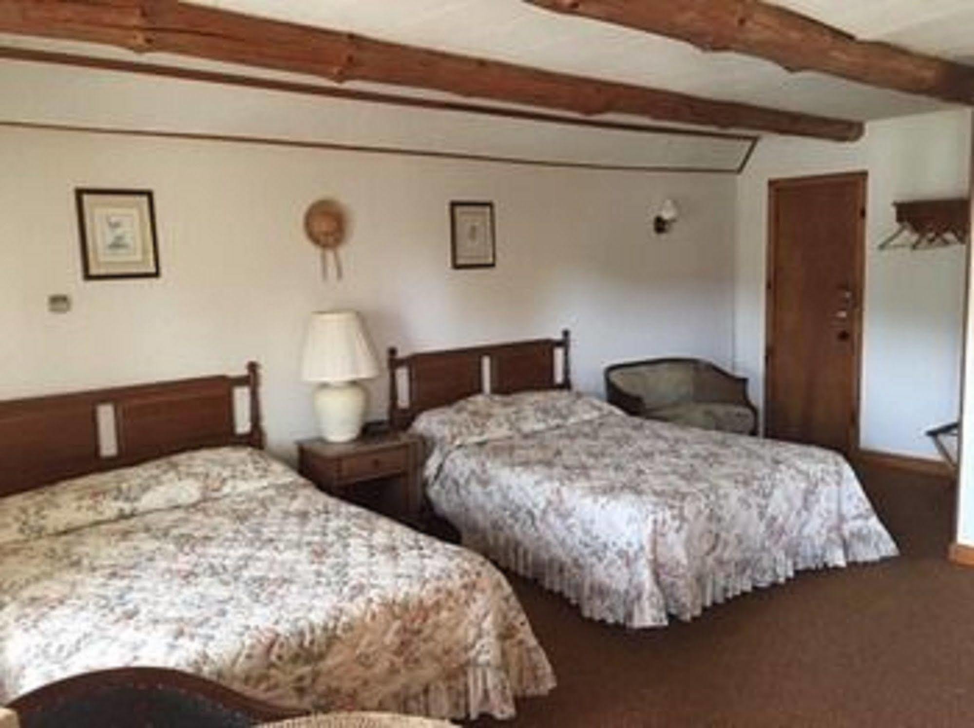 Dalems Chalet Братълборо Екстериор снимка